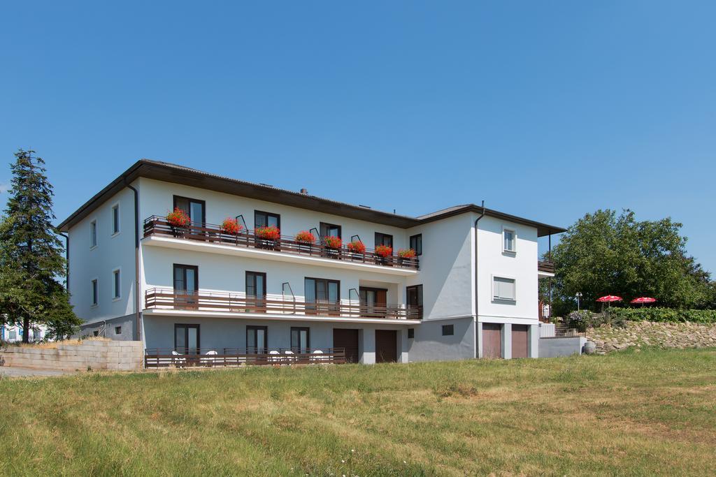 Gasthof-Pension Wein Breitenbrunn am Neusiedler See Esterno foto