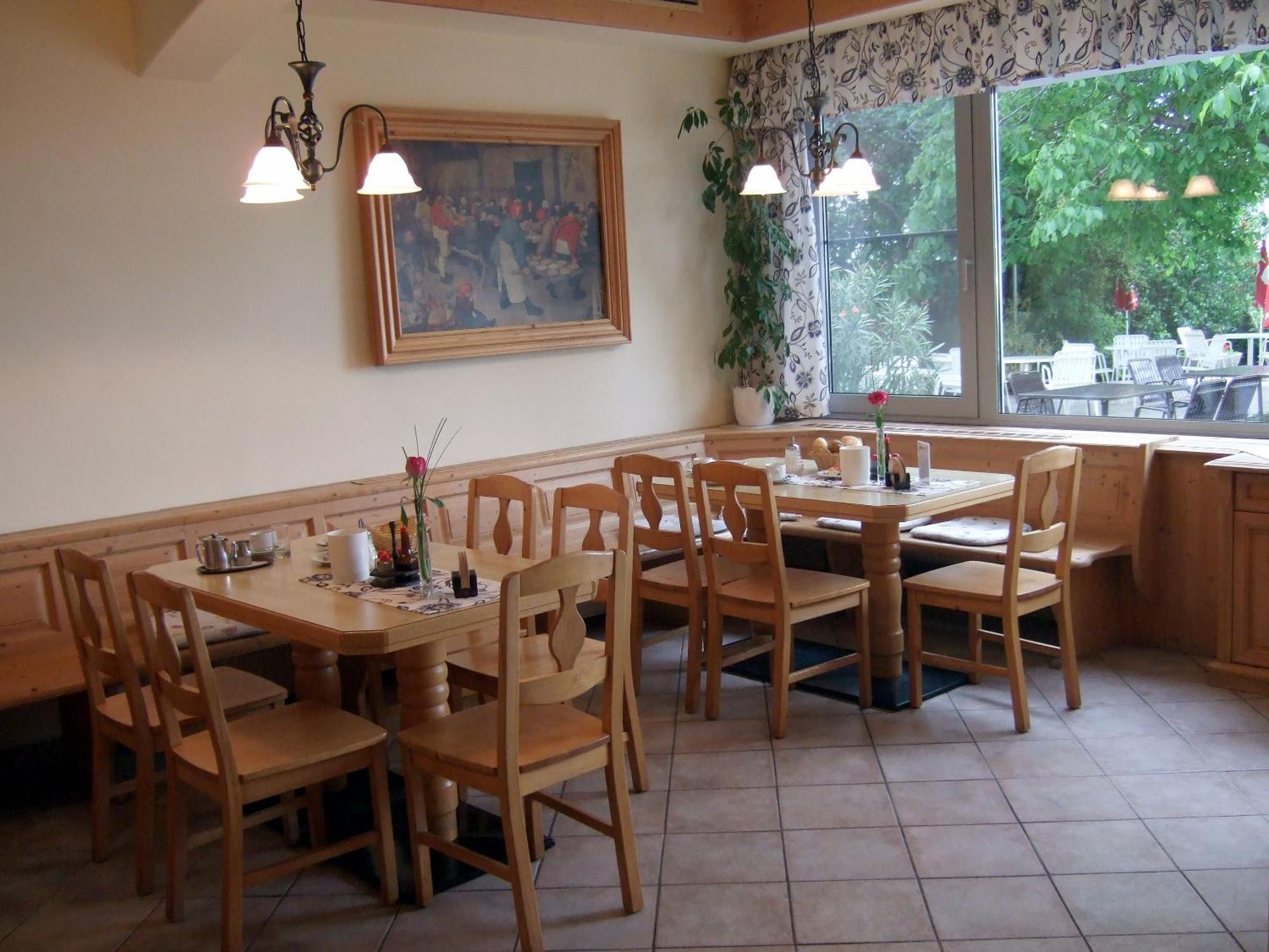 Gasthof-Pension Wein Breitenbrunn am Neusiedler See Esterno foto